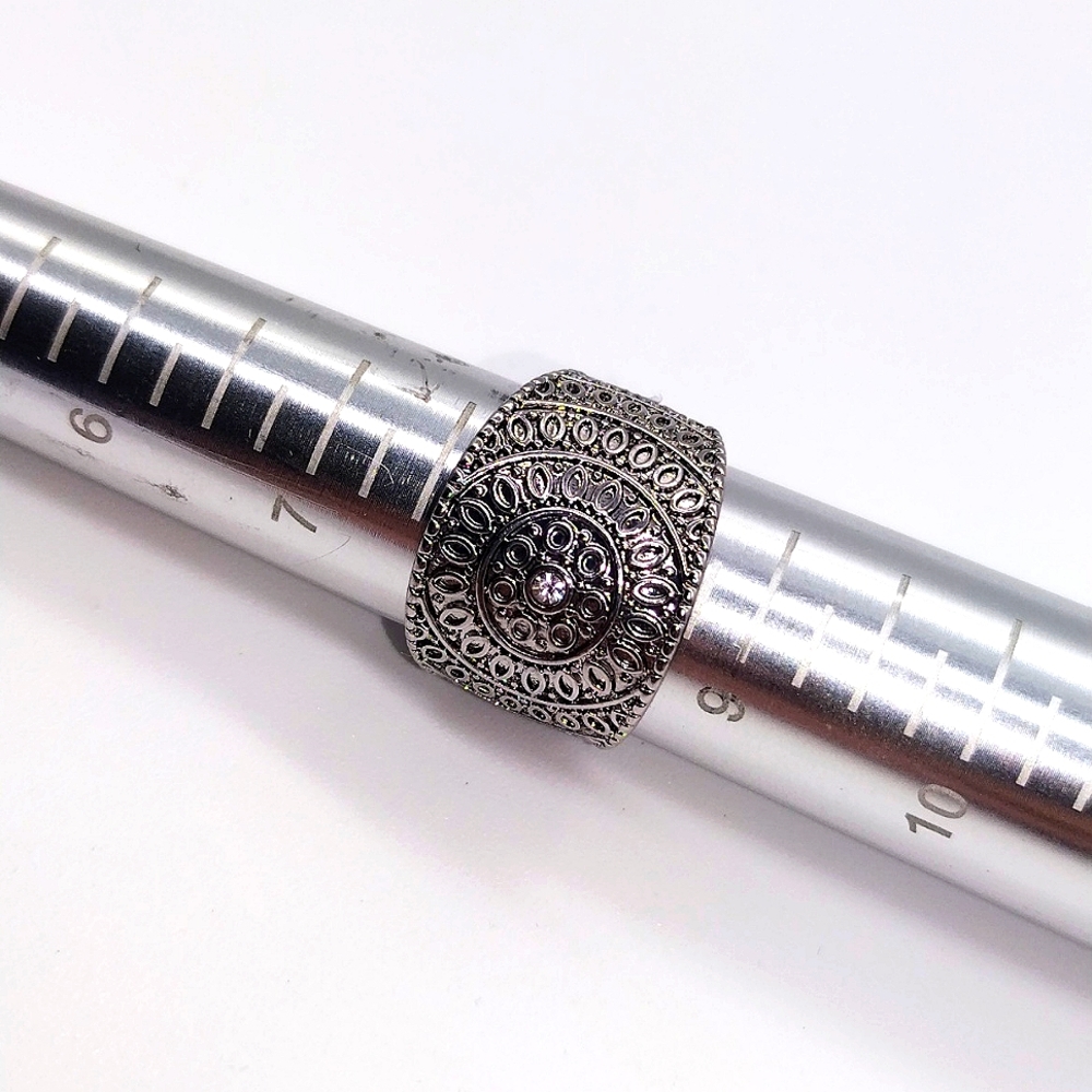 1980s Vintage Boho Aztec Silver tone Cubic Zirconia Ring Size 8 Vintage Style - Picture 3 of 4